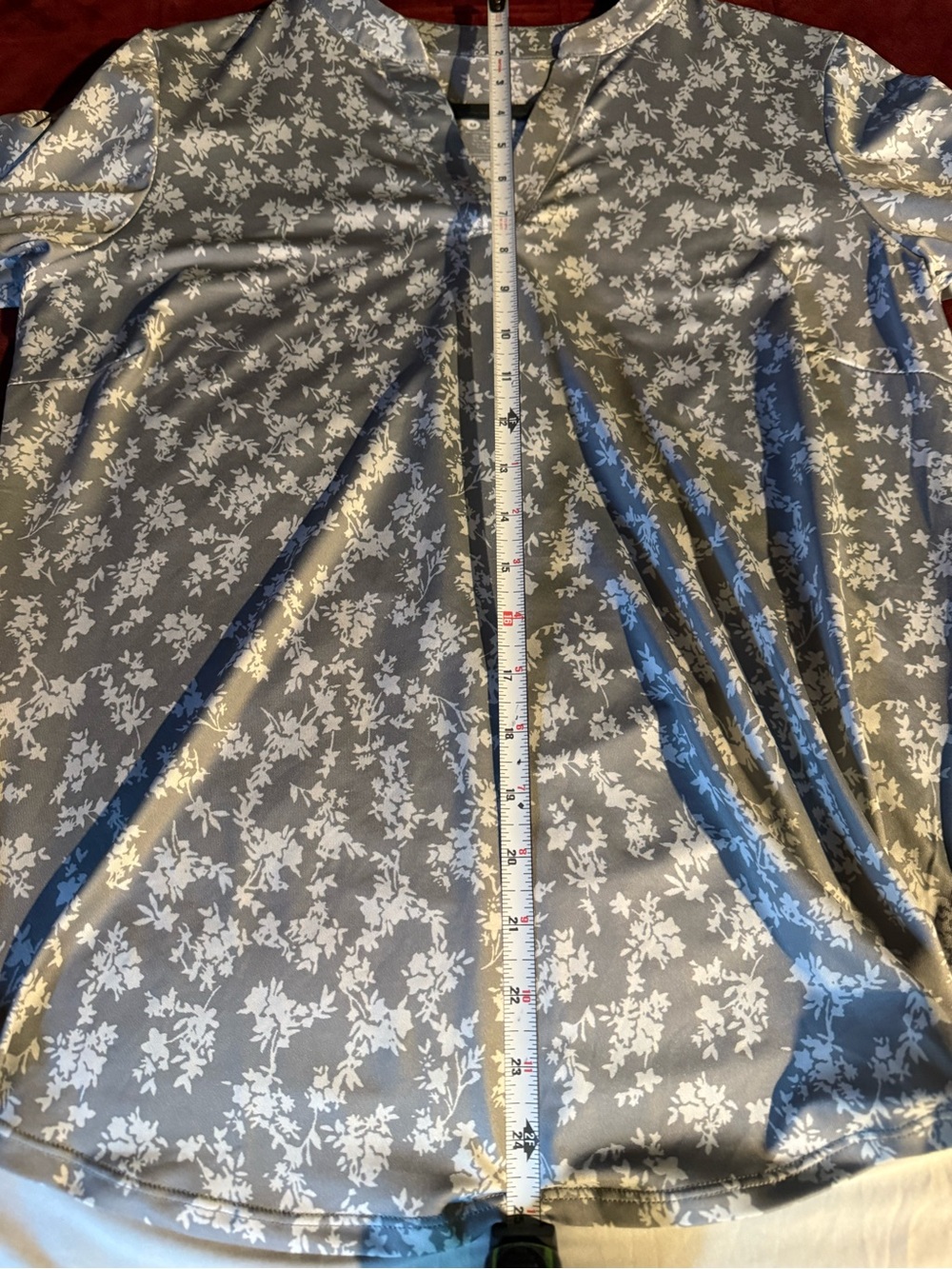Arctic Cool Gray Floral Performance Pullover Top M View 4